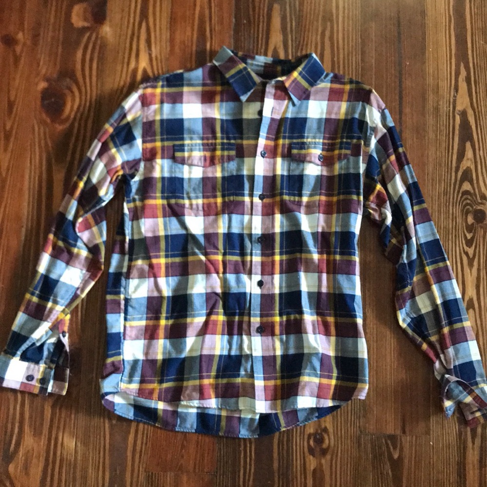 Men’s patagonia button down long sleeve shirt